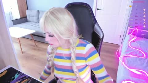 Snapshot of exhoneyangel chatting on 04-06-26, 12:28 Amy online show from 04-06-26, 12:28