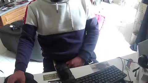 Gio online show from 10-20-25, 03:23