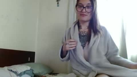 Snapshot of exolizzz66 chatting on 01-02-25, 03:29 Exolizz online show from 01-02-25, 03:29