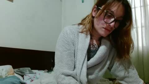 Snapshot of exolizzz66 chatting on 01-06-25, 10:37 Exolizz online show from 01-06-25, 10:37