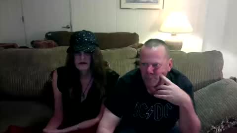 Snapshot of exordian chatting on 10-19-25, 02:23 first time online show from 10-19-25, 02:23