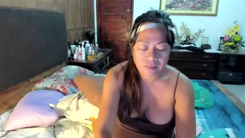 Snapshot of exotic_angel69 chatting on 12-16-24, 02:57 voloptous mommy angel online show from 12-16-24, 02:57