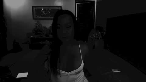 Snapshot of exotic_angel69 chatting on 03-10-25, 01:12 voloptous mommy angel online show from 03-10-25, 01:12