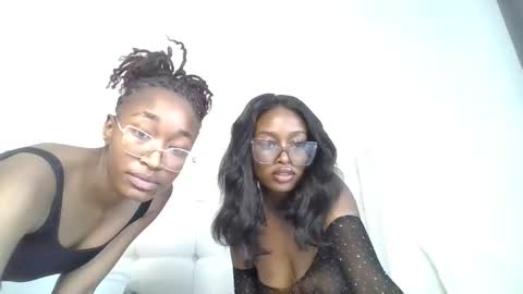 Snapshot of exotic_ebony2 chatting on 03-30-26, 01:01 exoticebony online show from 03-30-26, 01:01