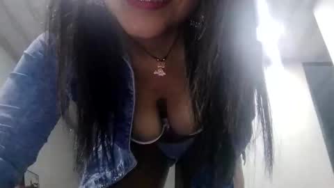 Mia online show from 04-07-26, 03:40