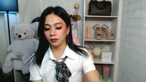 exotictssavie online show from 02-25-25, 08:19