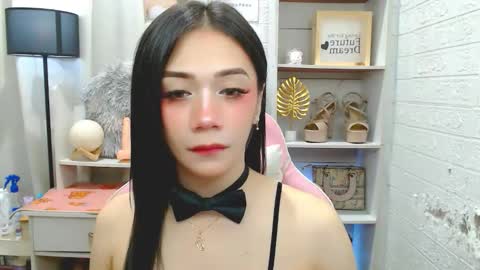 exotictssavie online show from 11-12-25, 04:29