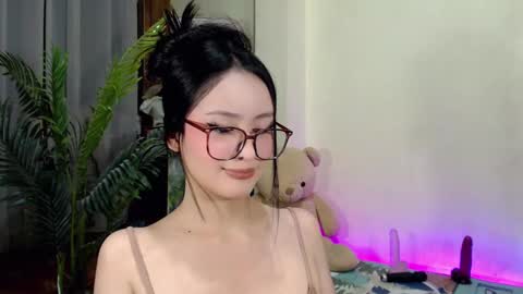 Snapshot of expensive_candyx chatting on 02-27-25, 02:32 Candy online show from 02-27-25, 02:32