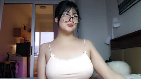 Candy  online show from 03-26-26, 09:37