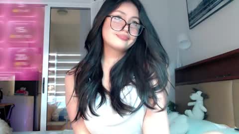Candy  online show from 05-13-26, 09:06