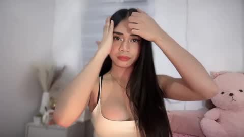 Snapshot of expensivets_chloe chatting on 01-13-26, 12:05 chloee online show from 01-13-26, 12:05