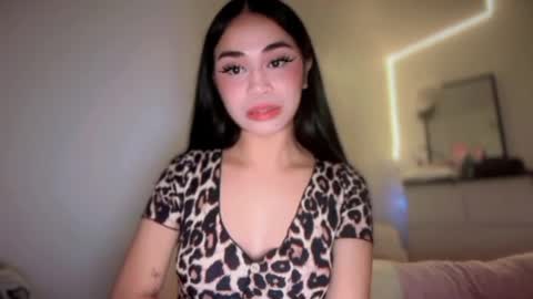 Snapshot of expensivets_chloe chatting on 02-17-26, 01:18 chloee online show from 02-17-26, 01:18