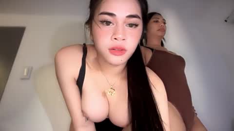 Snapshot of expensivets_chloe chatting on 02-25-26, 11:47 chloee online show from 02-25-26, 11:47