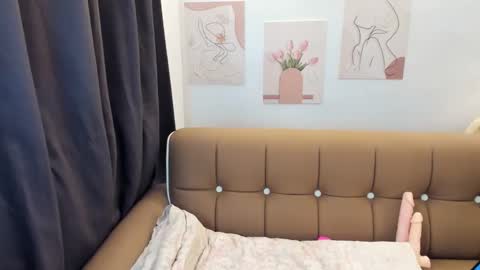 Snapshot of expnsivecandy06 chatting on 10-22-25, 09:03 hotandsexygiendy online show from 10-22-25, 09:03