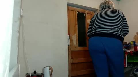Snapshot of exquisitemature chatting on 02-16-25, 08:44 ExquisiteMature online show from 02-16-25, 08:44