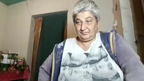 Snapshot of exquisitemature chatting on 10-14-25, 07:20 ExquisiteMature online show from 10-14-25, 07:20