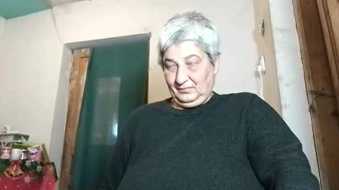 Snapshot of exquisitemature chatting on 10-19-25, 09:21 ExquisiteMature online show from 10-19-25, 09:21