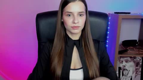 Maya online show from 11-17-25, 07:36