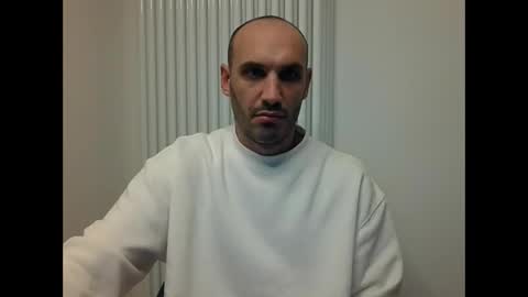 Snapshot of extr0 chatting on 11-01-25, 11:07 Extro online show from 11-01-25, 11:07