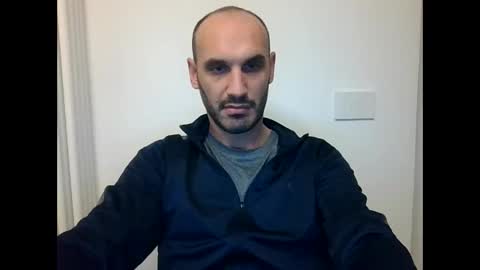 Snapshot of extr0 chatting on 11-25-25, 10:10 Extro online show from 11-25-25, 10:10