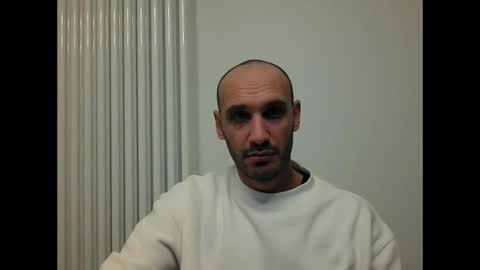 Snapshot of extr0 chatting on 12-22-25, 08:39 Extro online show from 12-22-25, 08:39