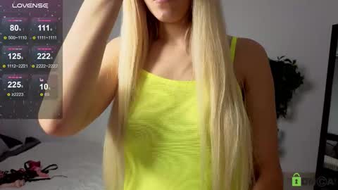 M4ry  online show from 10-29-25, 11:45