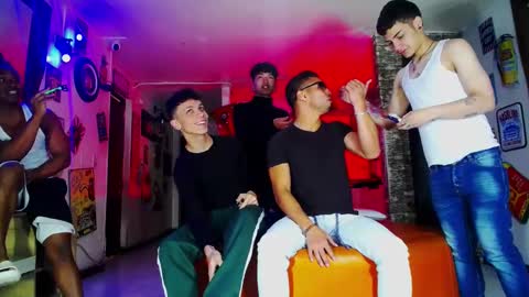 extrangers online show from 01-18-25, 12:04