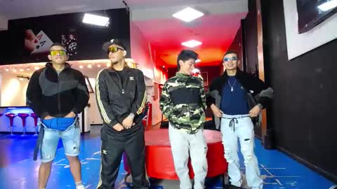 extrangers online show from 11-11-25, 01:11