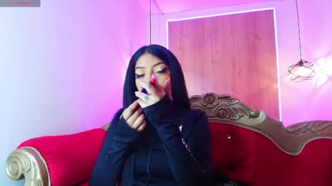 Snapshot of ey_im_simone_ chatting on 07-11-26, 12:19 online show from 07-11-26, 12:19