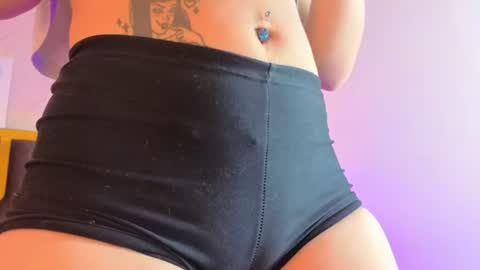 Snapshot of ey_im_simone_ chatting on 07-16-26, 12:11 online show from 07-16-26, 12:11