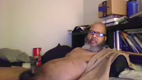 Snapshot of eyequee0007 chatting on 12-05-25, 03:04 eyequee0007 online show from 12-05-25, 03:04