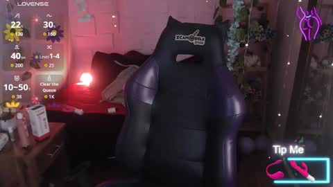 Snapshot of eyes_moonn chatting on 03-25-26, 04:13 eyes_moonn online show from 03-25-26, 04:13