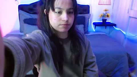 eymmy_24 online show from 09-22-25, 03:19