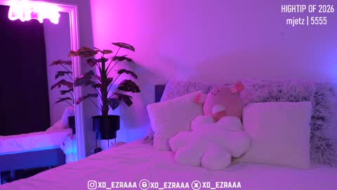 Snapshot of ezra chatting on 01-10-26, 10:03 Ezra online show from 01-10-26, 10:03