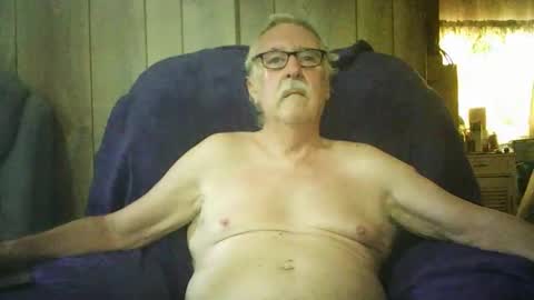 Snapshot of ezyleigh chatting on 03-06-26, 06:43 Grant something something something something something online show from 03-06-26, 06:43