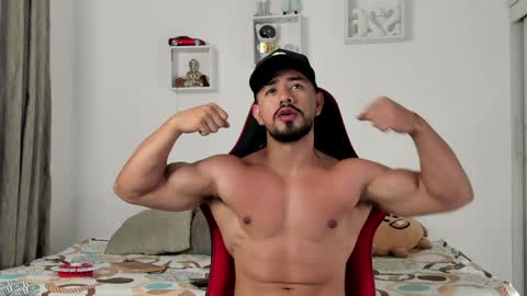 Ezzio Scolaro online show from 04-12-26, 11:21