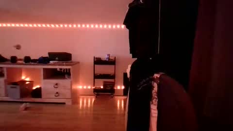 ezzteban935 online show from 04-18-26, 12:25