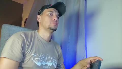 Snapshot of fabi_calde chatting on 02-04-25, 04:15 fabi online show from 02-04-25, 04:15