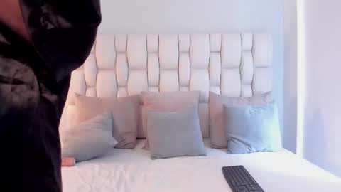  Fabi  online show from 02-25-25, 05:47