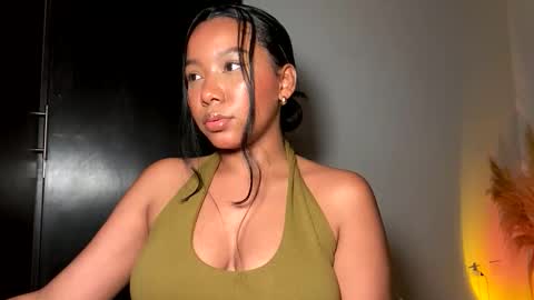 Thianna online show from 12-15-25, 03:55