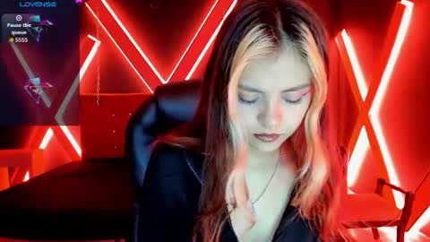 Snapshot of fabzy_fab chatting on 07-30-26, 12:26 fabzy online show from 07-30-26, 12:26
