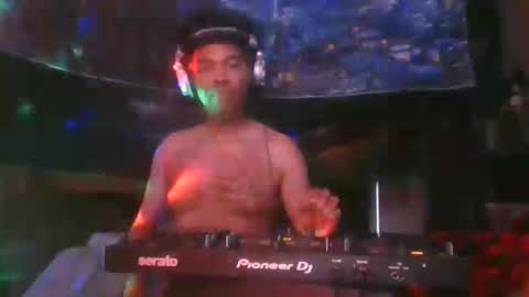 fadeyisteven32 online show from 06-09-26, 06:52