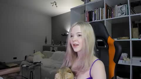 Snapshot of fairy_casey chatting on 11-21-25, 06:50 fairy_casey online show from 11-21-25, 06:50