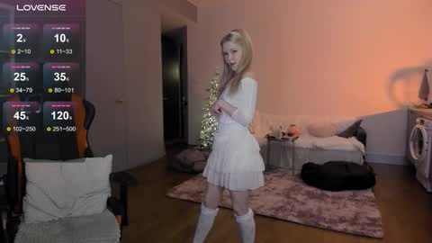 Snapshot of fairy_casey chatting on 12-01-25, 07:30 fairy_casey online show from 12-01-25, 07:30