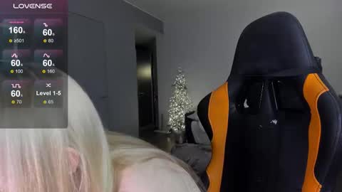 Snapshot of fairy_casey chatting on 12-05-25, 07:32 fairy_casey online show from 12-05-25, 07:32