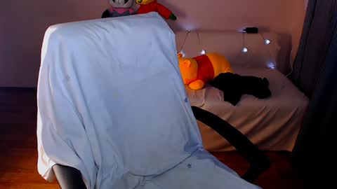 Snapshot of fairy_elli_hot chatting on 01-18-25, 02:23 Elli online show from 01-18-25, 02:23