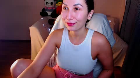 Snapshot of fairy_elli_hot chatting on 01-18-25, 09:45 Elli online show from 01-18-25, 09:45