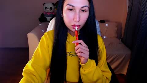 Snapshot of fairy_elli_hot chatting on 01-23-25, 02:17 Elli online show from 01-23-25, 02:17