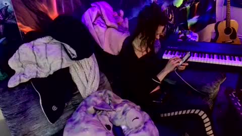 Snapshot of fairy_moan chatting on 02-15-26, 07:27 fairy_moan online show from 02-15-26, 07:27