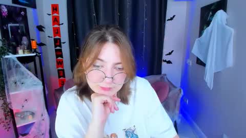 Snapshot of fairy_tara chatting on 11-01-25, 01:35 Tara online show from 11-01-25, 01:35